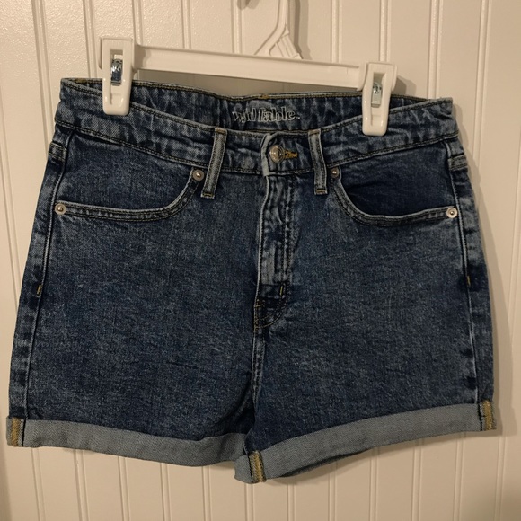 SOLD-⭐️ Wild Fable women’s high rise jean shorts - Picture 1 of 3